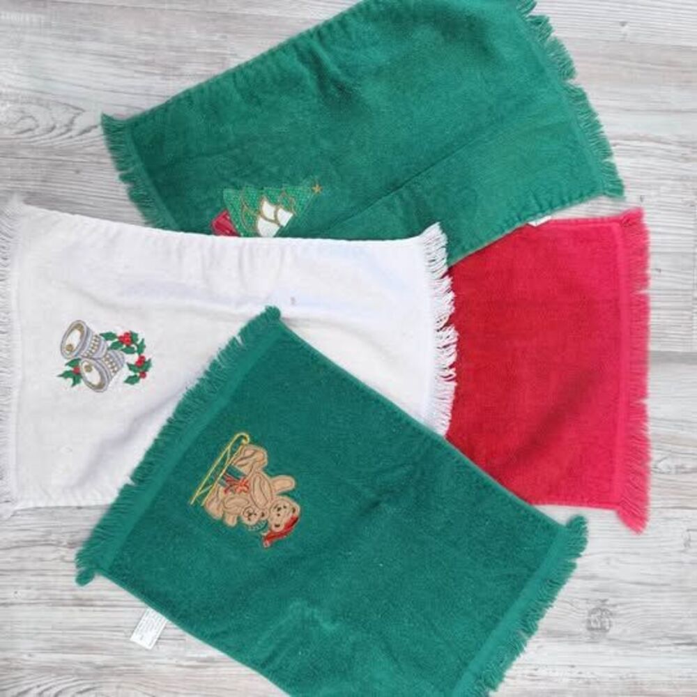 Set of 4 Vintage Christmas Embroidered Hand Towels